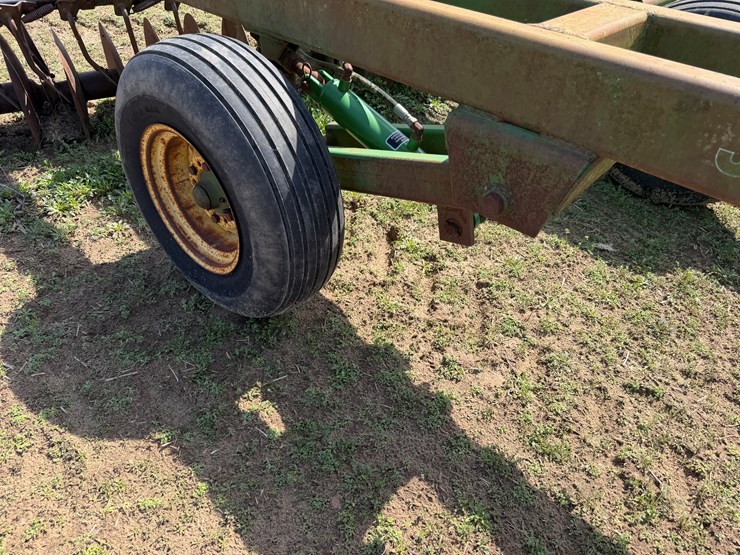 john-deere-630-image-8