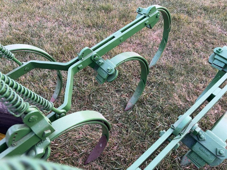 john-deere-van-brunt-cca-field-cultivator-image-36