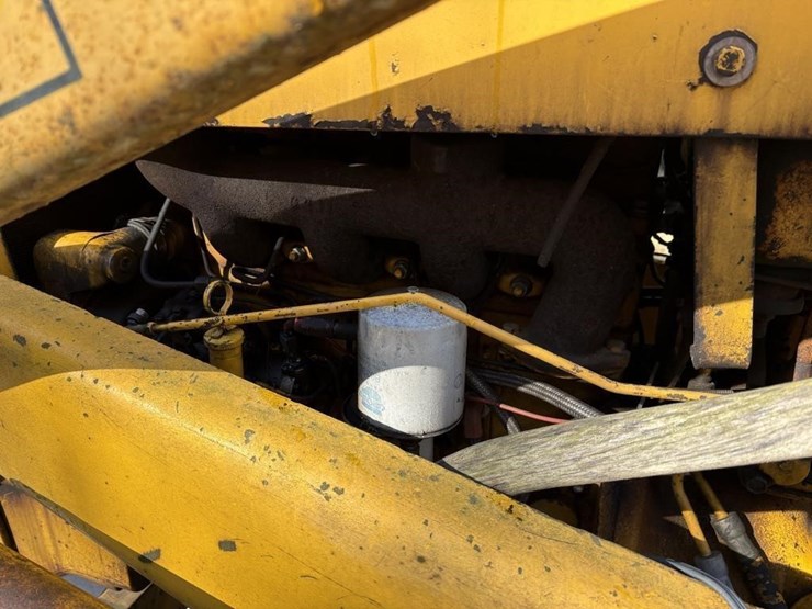 case-construction-king-480-industrial-tractor-image-10