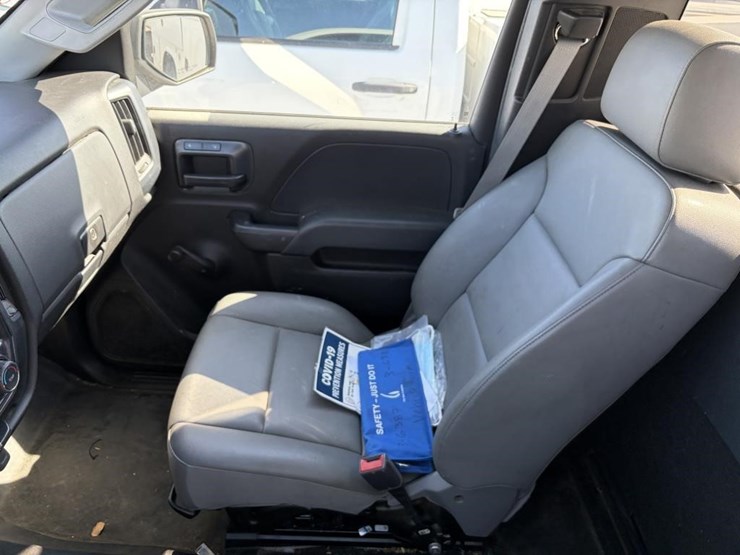 2016-chevrolet-2500-image-13