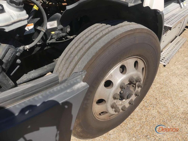 2023-freightliner-cascadia-116-image-12