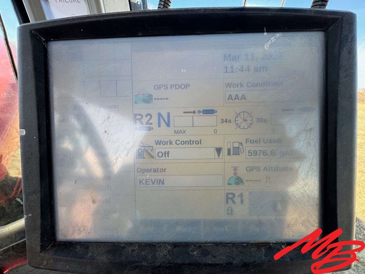 2014-case-ih-400-image-19