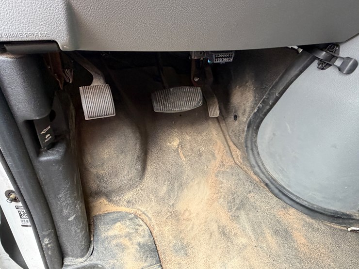 #1020-•-2014-ford-econoline-service-van-(eau-claire,-wi)-(has-wi-title)-image-37