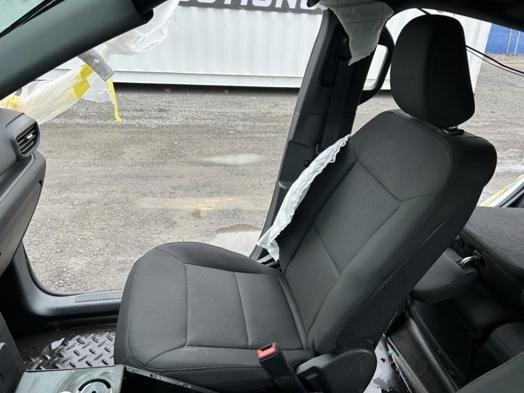 2020-ford-explorer-image-11