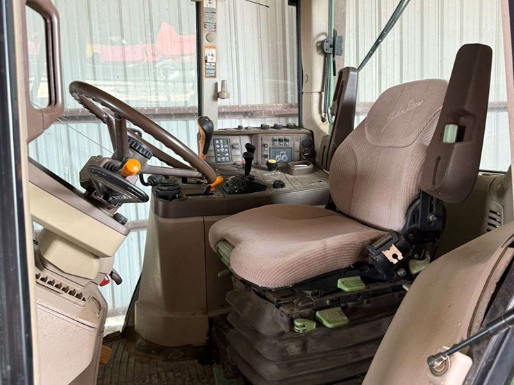 john-deere-7520-image-28