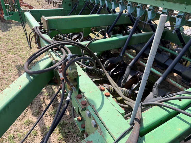 john-deere-1560-image-26