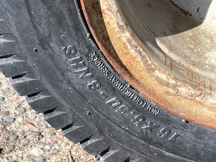 massey-ferguson-1200-image-16