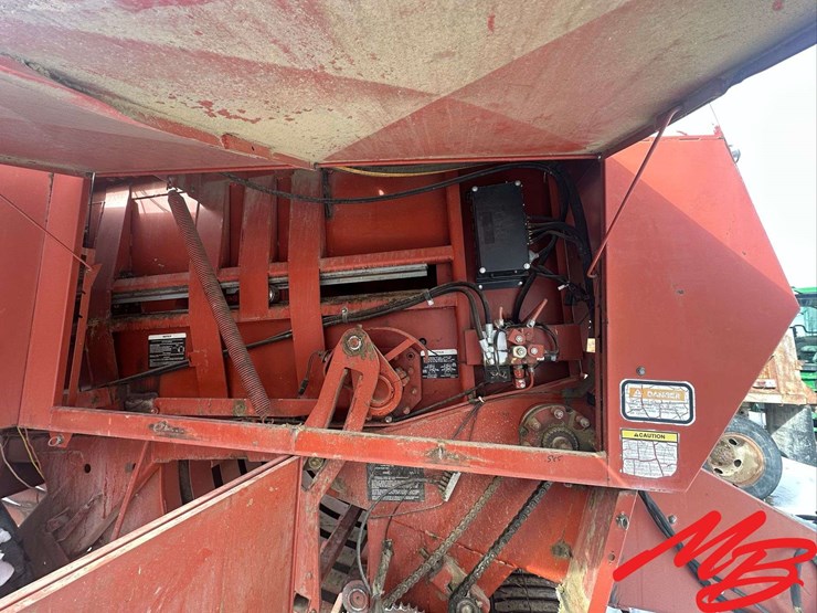 hesston-4900-image-84