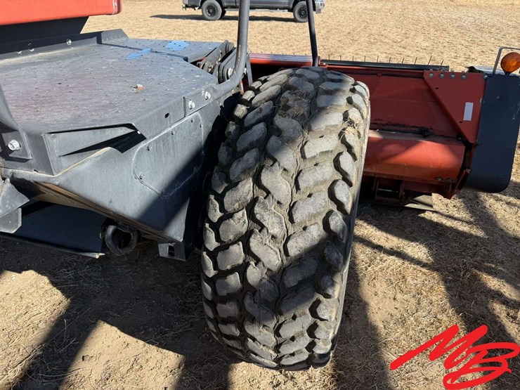 hesston-8450-image-20