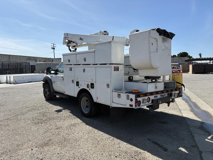 2015-ford-f550-xlt-image-4