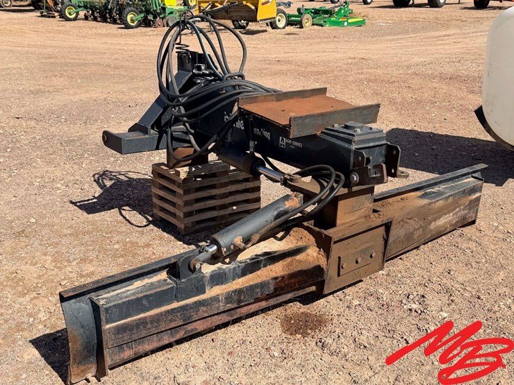 9'-buhler-farm-king-tractor-blade-image-6