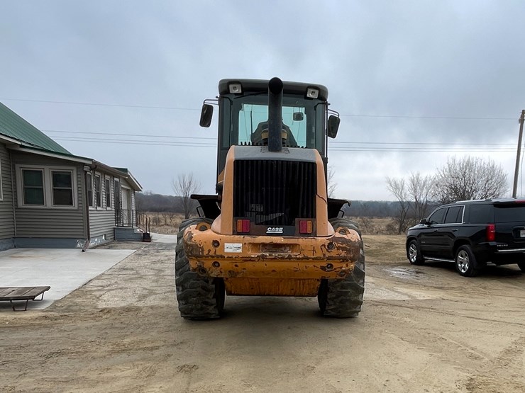 2008-case-621e-xr-image-5