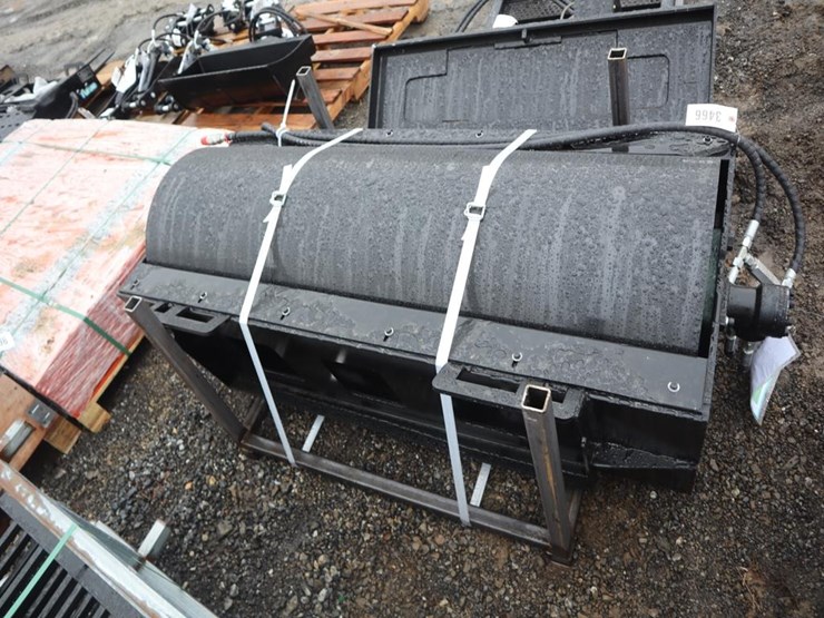 future-skid-steer-vibratory-roller-image-4