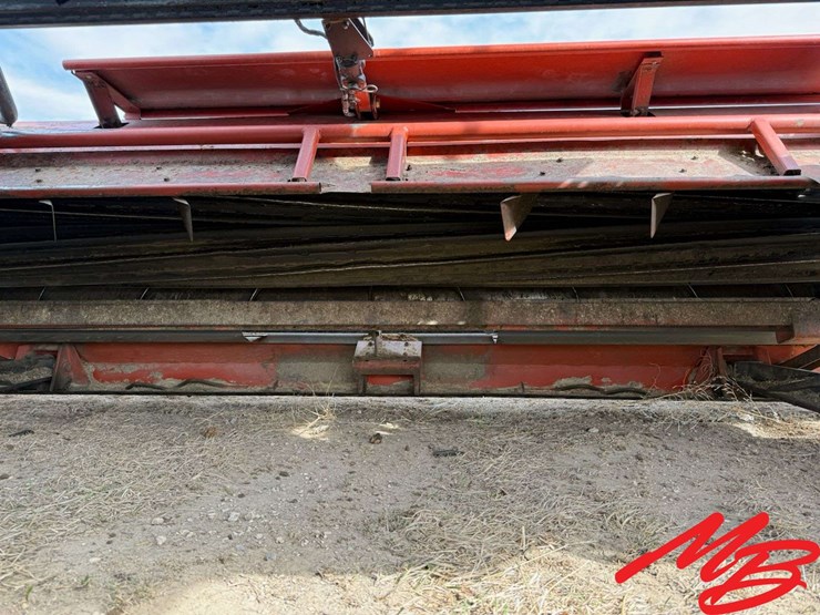 hesston-8450-image-46