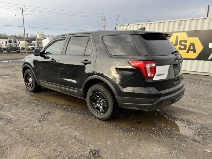 2016-ford-explorer-image-6