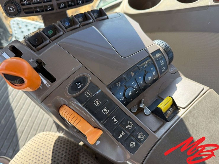 2015-john-deere-7210r-image-28