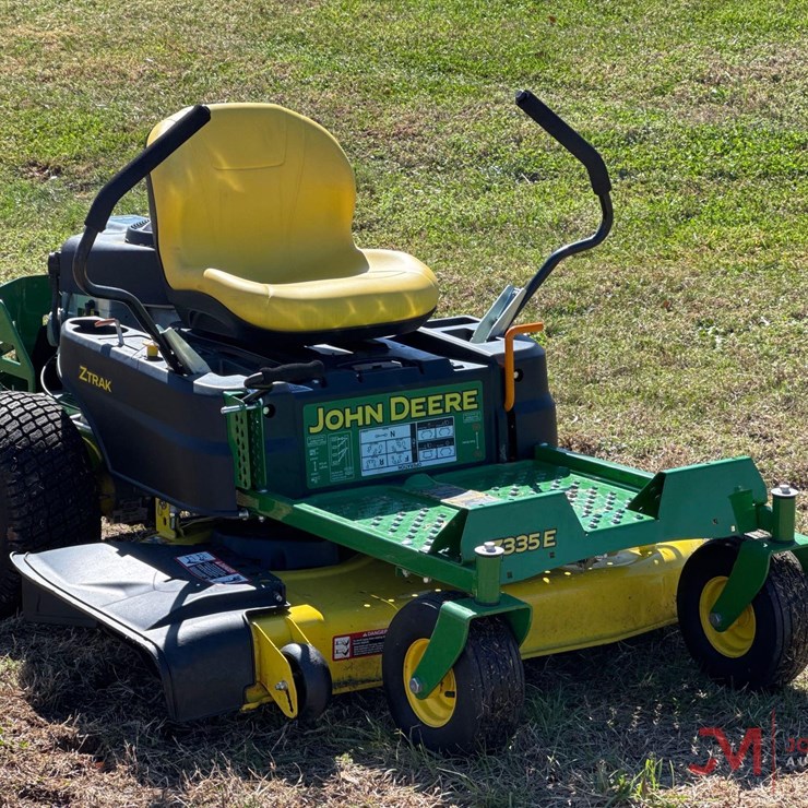 JOHN DEERE Z335E