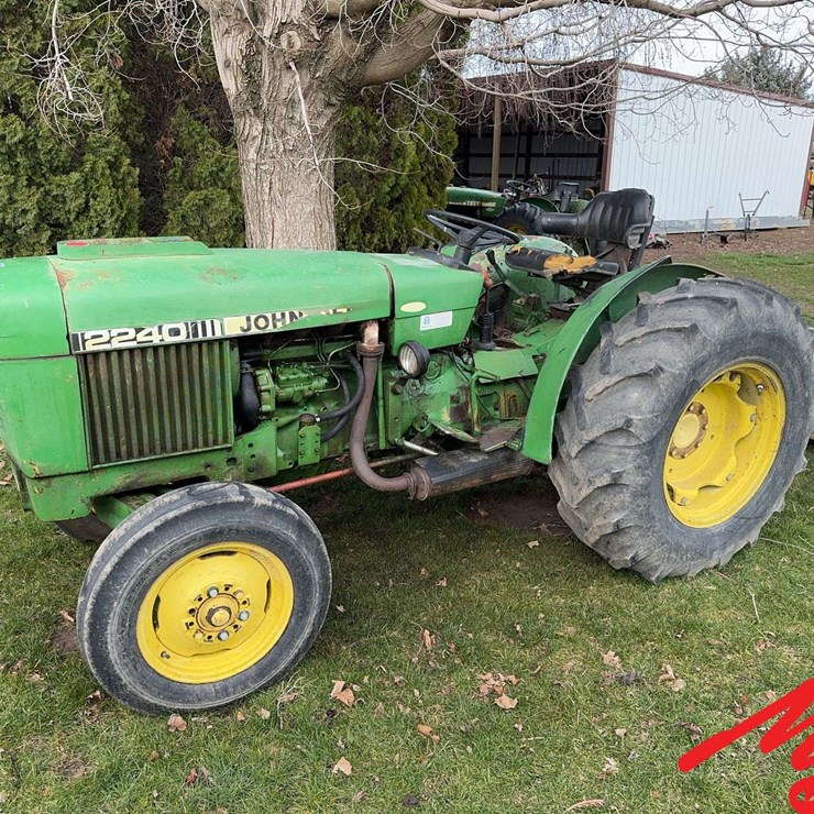 JOHN DEERE 2240