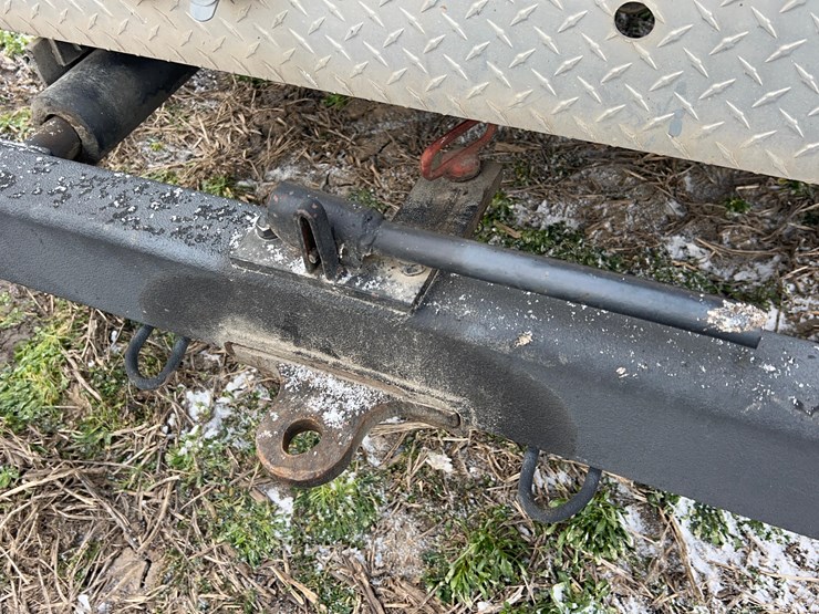 2011-chevrolet-3500hd-image-26