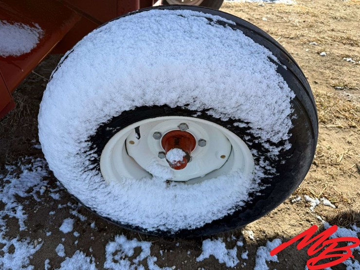 hesston-4570-image-14