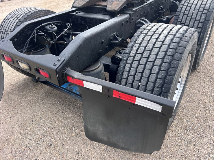 1999-peterbilt-379-image-29