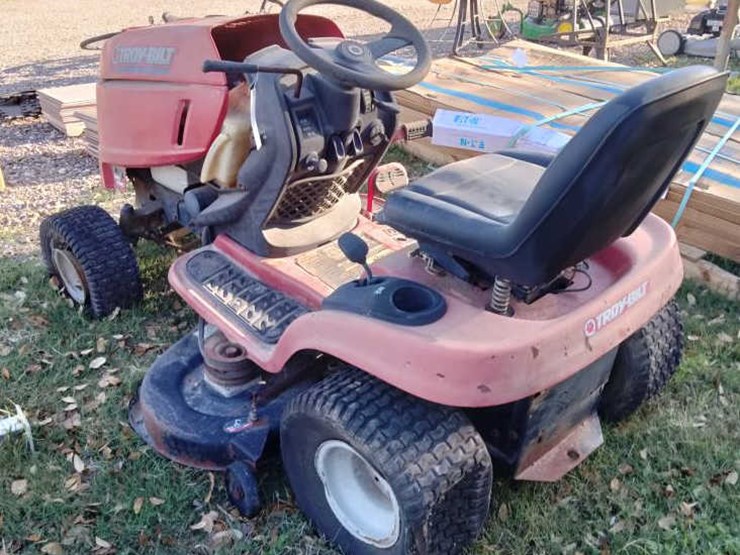 troy-bilt-super-bronco-image-5