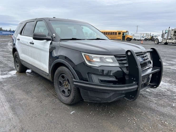 2016-ford-explorer-image-7