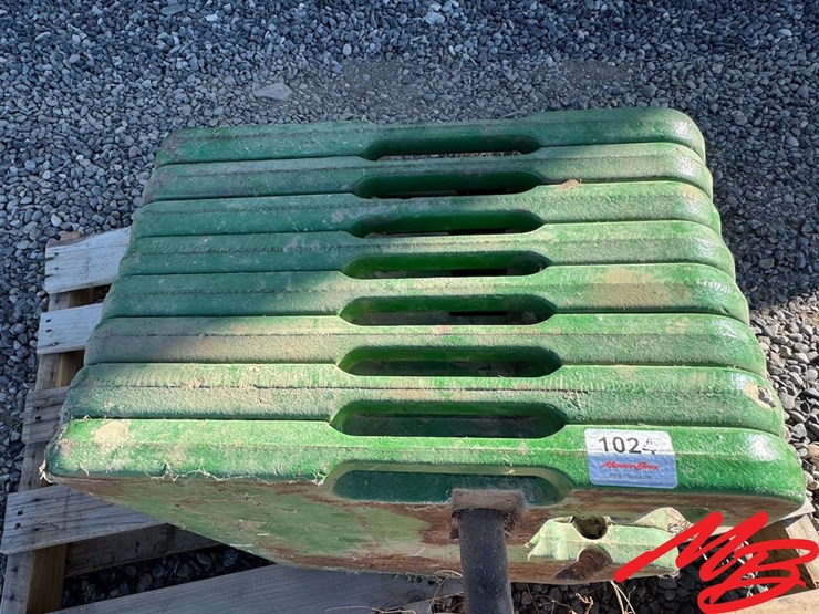 john-deere-100-image-3