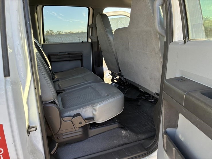 2013-ford-f650-xlt-image-13