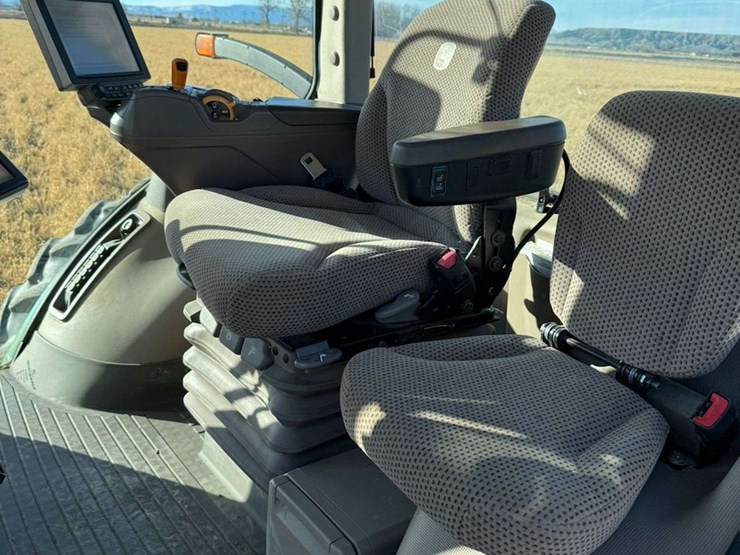 2015-john-deere-7210r-image-24