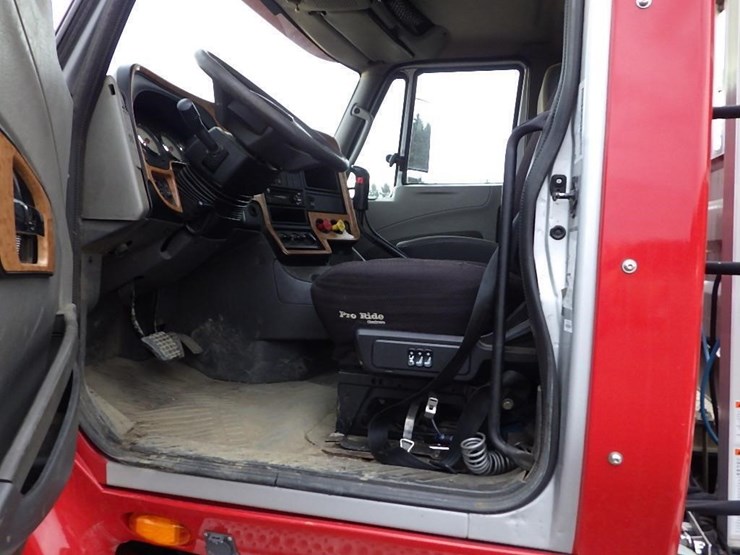 2016-international-prostar-image-39