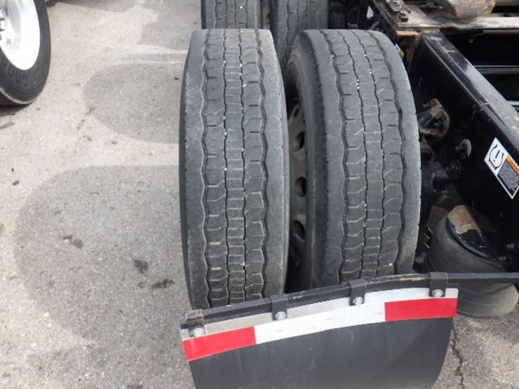 2022-kenworth-t680-image-13