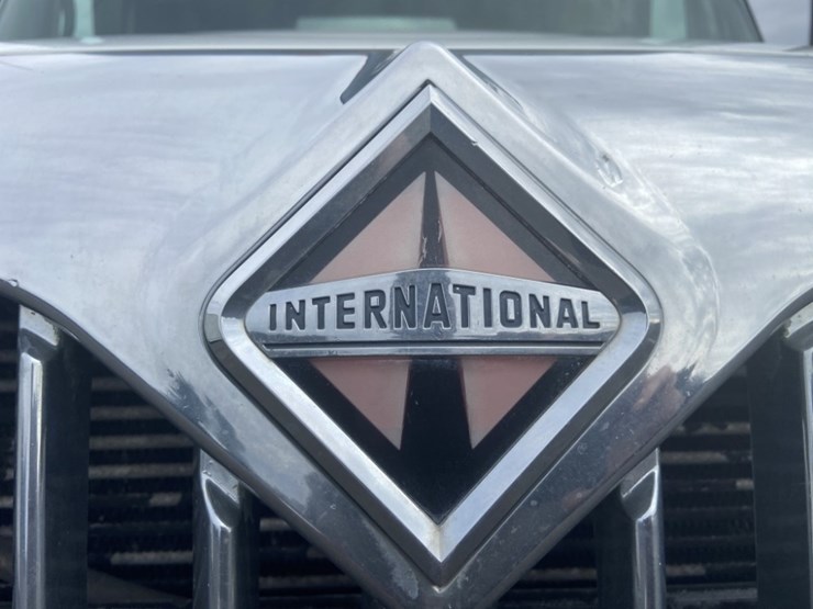 2005-international-durastar-4200-image-9