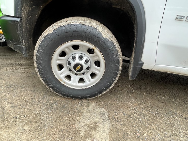 2020-chevrolet-2500hd-image-73