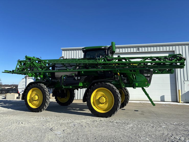 2022-john-deere-410r-image-3