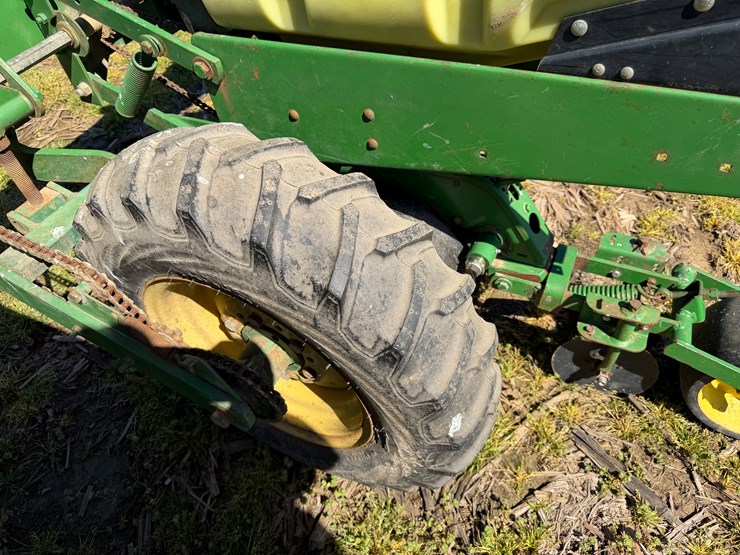 john-deere-7300-image-18