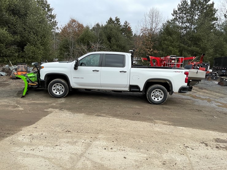 2020-chevrolet-2500hd-image-8