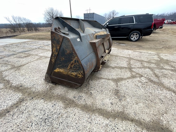 2008-case-621e-xr-image-65