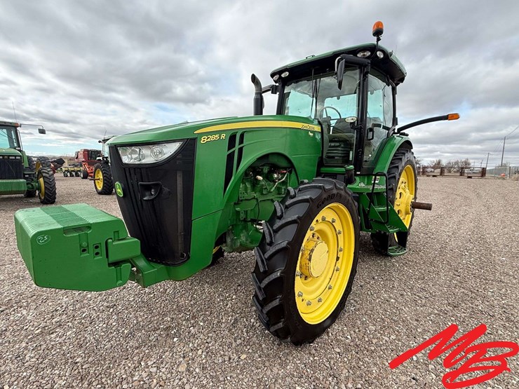 2013-john-deere-8285r-image-3