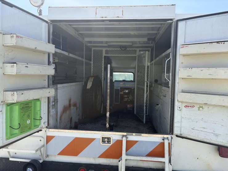 2002-ford-f450-image-10