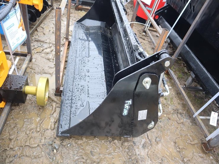 future-skid-steer-4-in-1-bucket-image-3