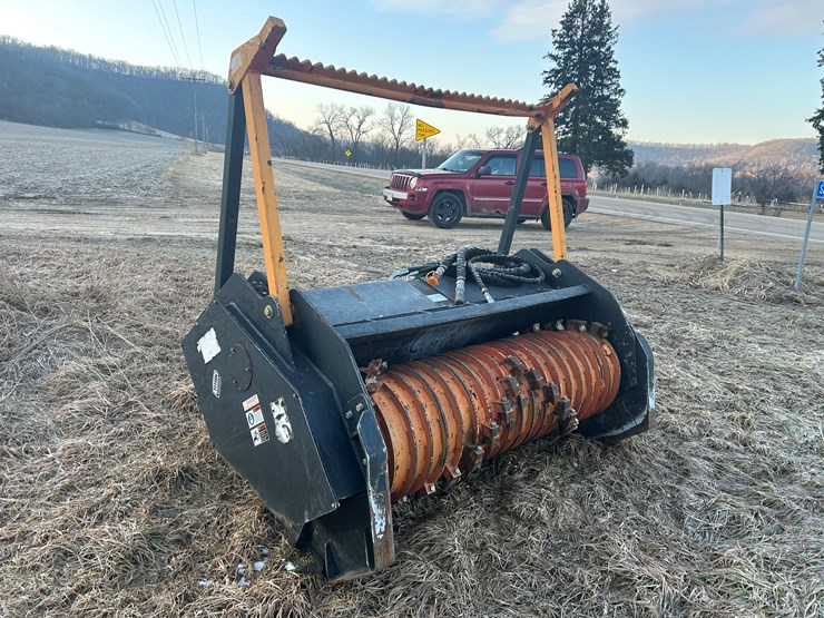 #2007-•-2022-titan-high-flow-mulching-head-for-skid-steer-(alma,-wi)-image-3