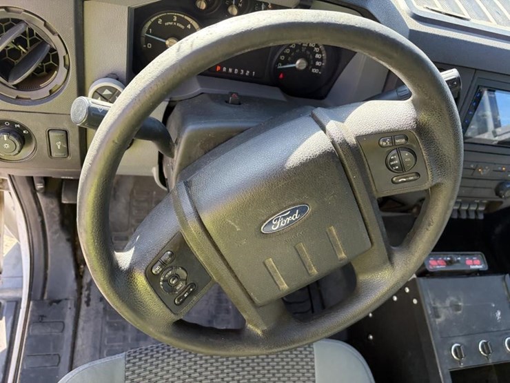 2016-ford-f550-image-11