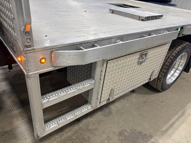 #2331-•-2022-chevrolet-5500-hd-flatbed-truck-image-54