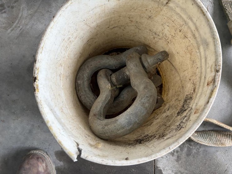 (2)-large-cleeveses-image-1