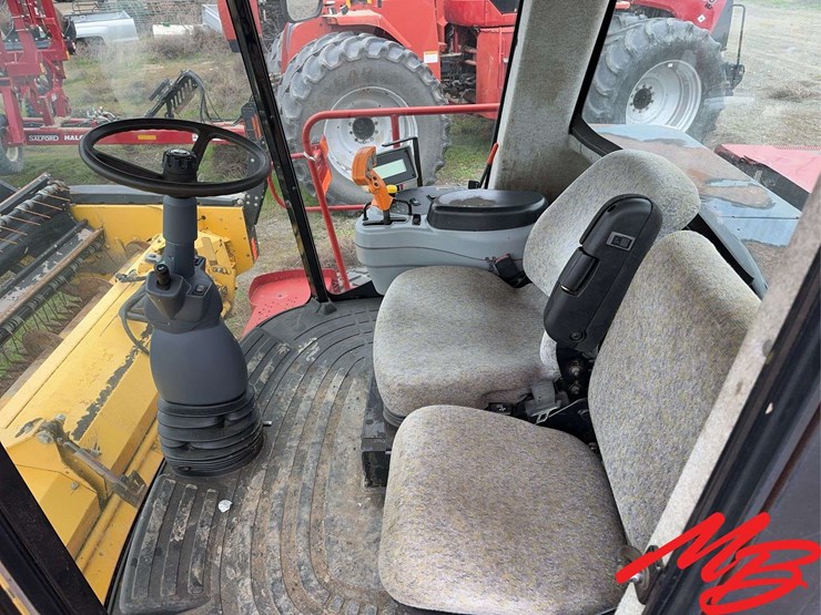 new-holland-h8040-image-21