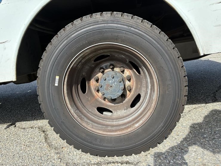 2011-ford-f550-image-5