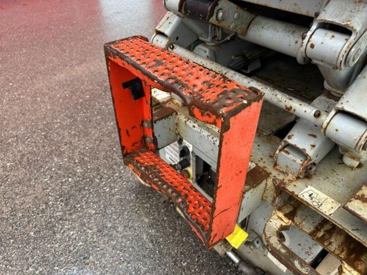 2009-skyjack-sjiii3219-image-13