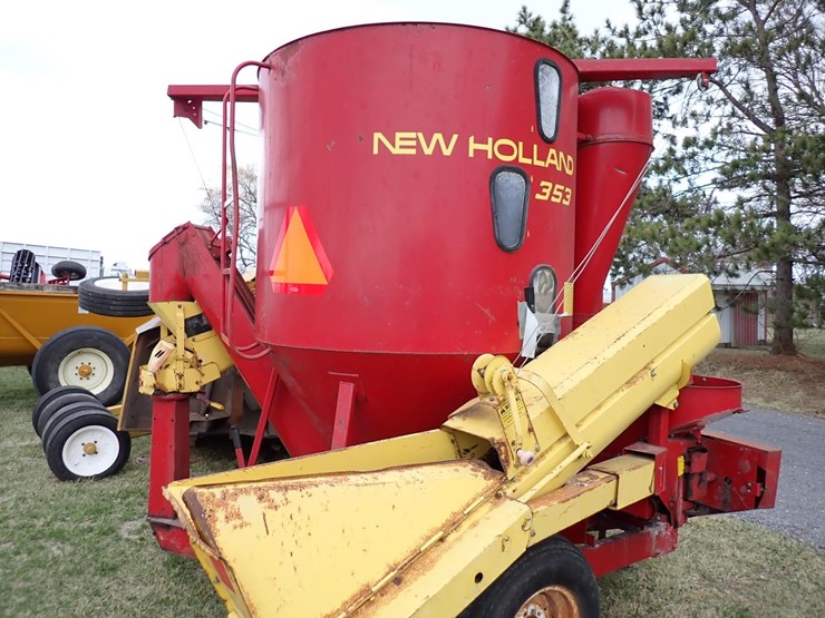 new-holland-353-image-5