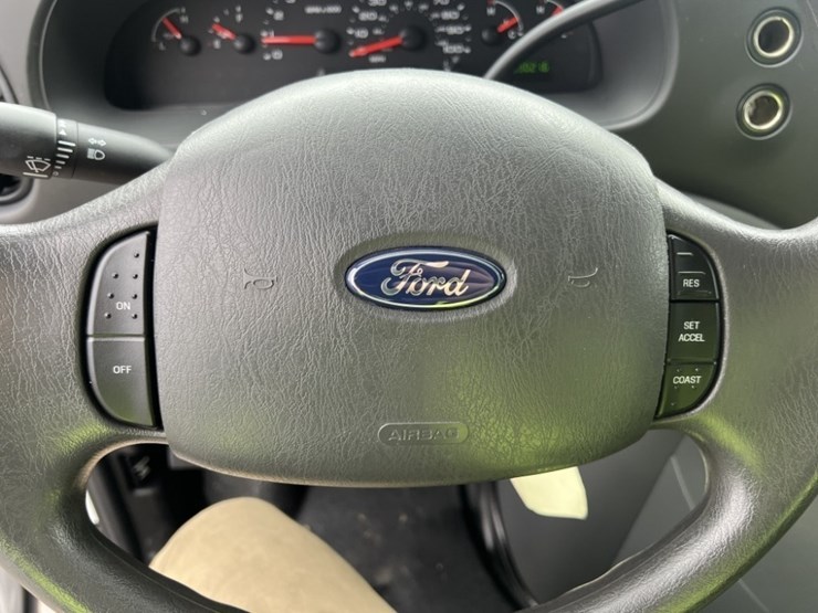 2008-ford-e350-image-28